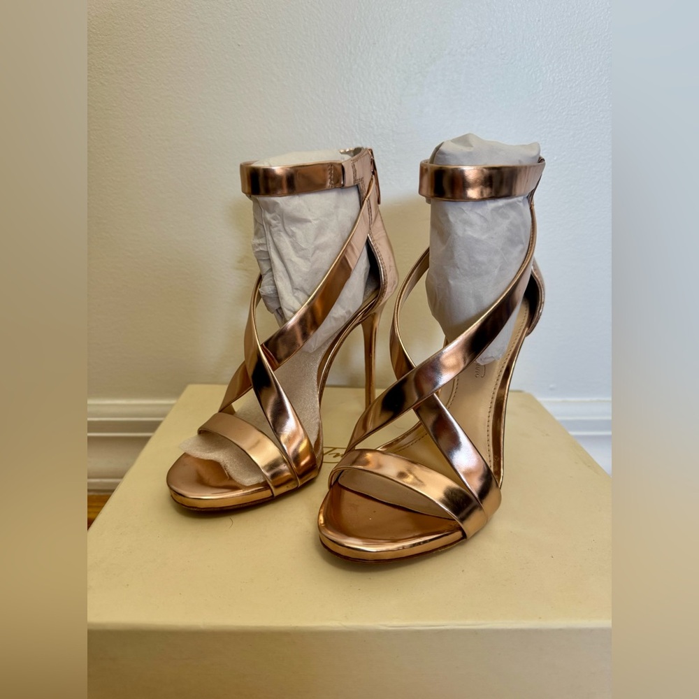 Women’s Vince Camuto Imagine Rose Gold Sandal Size 5